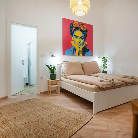 Quasi Apartamento *